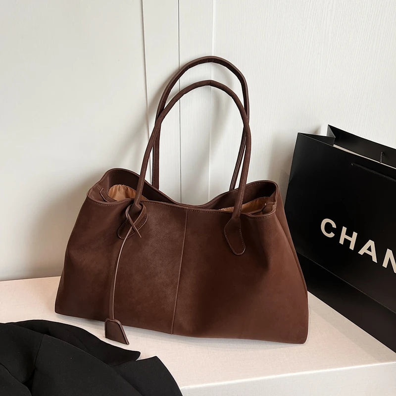 Die Céline Tasche in Wildleder-Optik